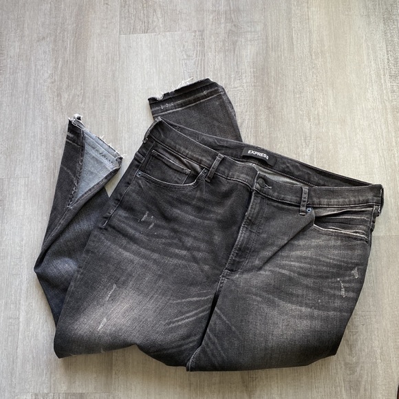 Express Stretch Denim Jean - Picture 3 of 10